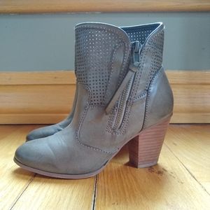 Perforated Cowboy Style Boots